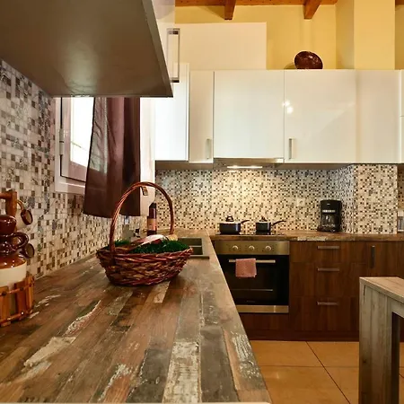 Sia'S Holiday Home Ágios Matthaíos Extérieur photo