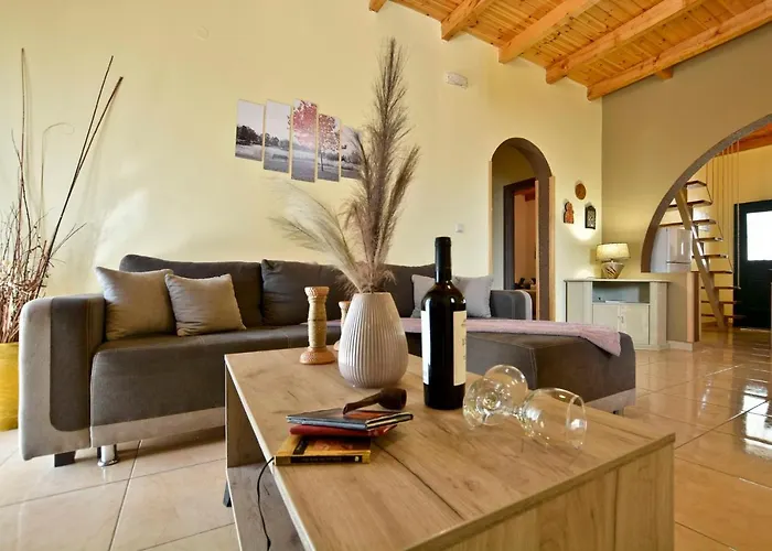 Sia\'S Holiday Home